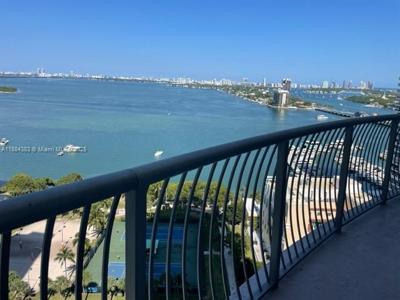 1750 N Bayshore Dr