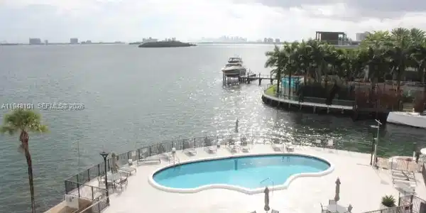 11930 N Bayshore Dr