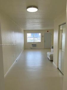 240 Collins Ave