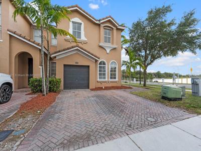 2462 SE 15th Ct