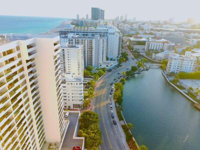 2600 Collins Ave