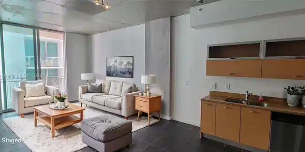 2275 Biscayne Blvd
