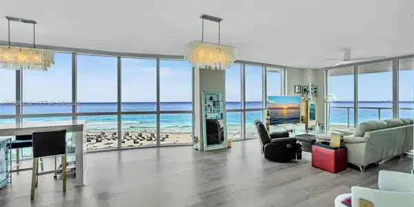 3801 Collins Ave