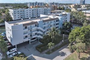 3868 NE 169th St Unit 403