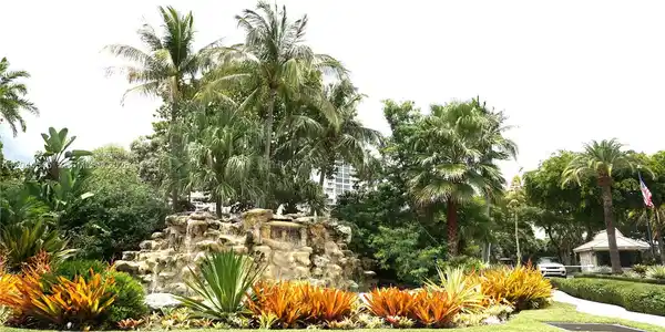 Image 2: Waterfall on the entrance