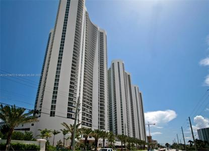 15811 Collins Ave
