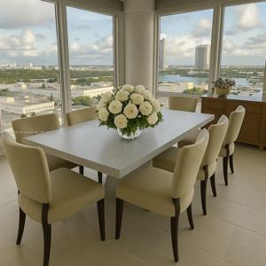 900 Bay Dr