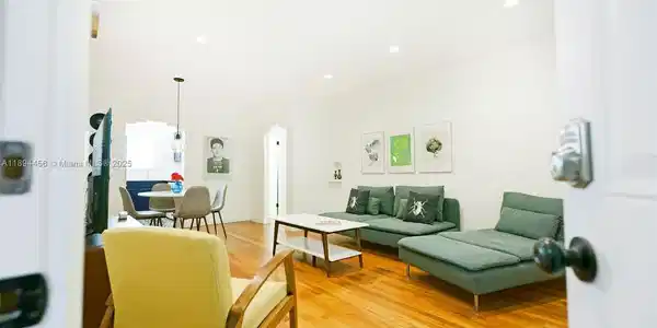 10072 E Bay Harbor Dr