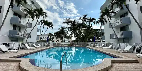 1801 S Treasure Dr Unit 301