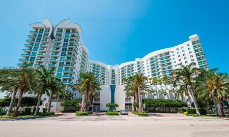 7900 Harbor Island Dr