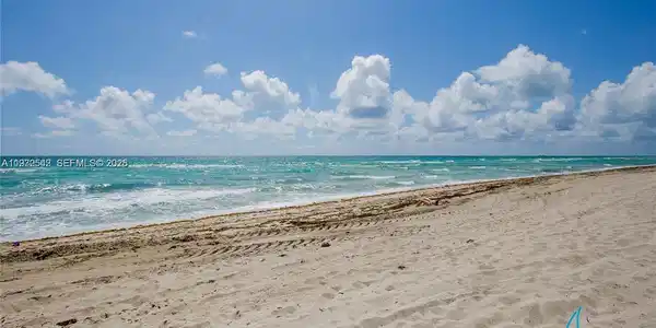 8877 Collins Ave