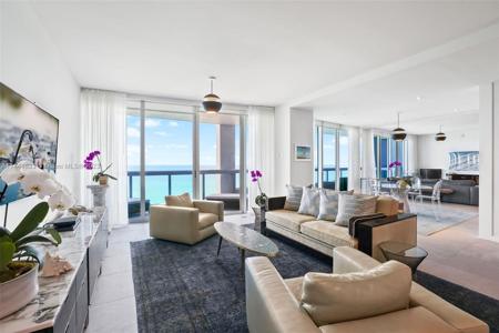 6899 Collins Ave