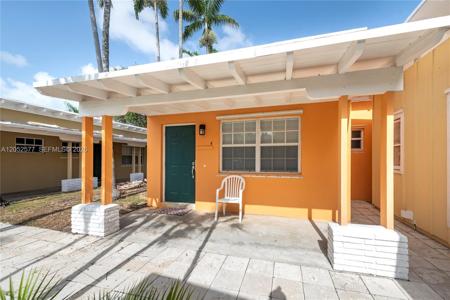 809 NE 17th Ave