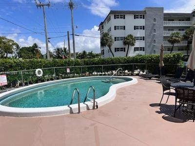5050 Bayview Dr