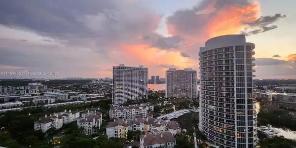 4000 Island Blvd
