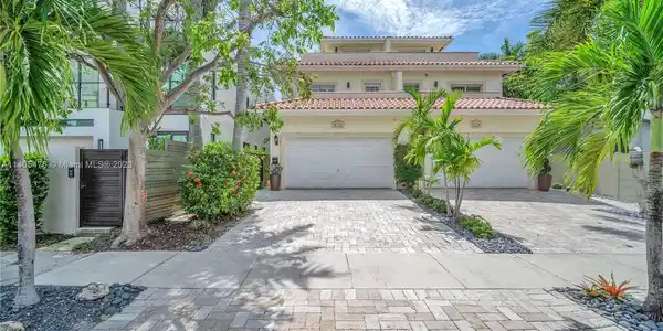 20 SE 11th Ave