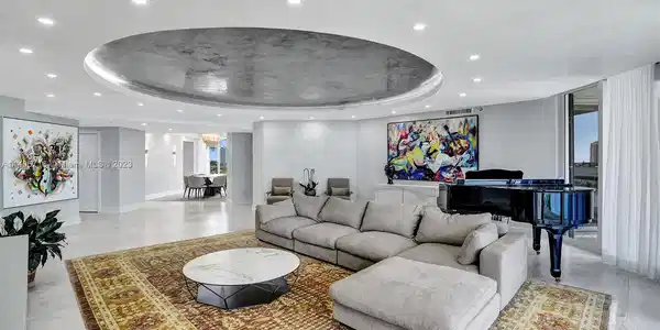 2600 Island Blvd