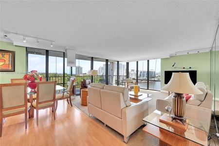 936 Intracoastal Dr