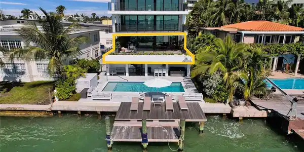 1930 BAY DRIVE SECOND LEVEL UN