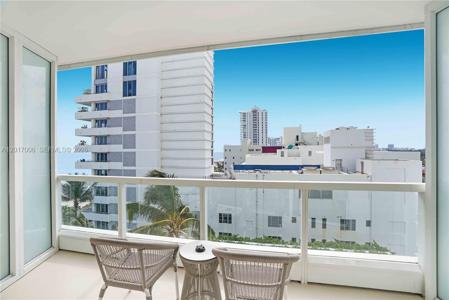 4391 Collins Ave