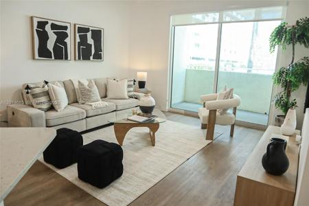 9172 Collins Ave