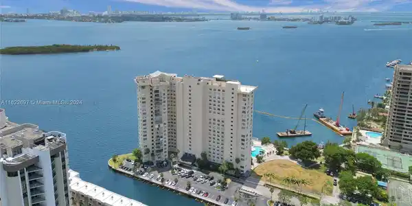 11111 Biscayne Blvd