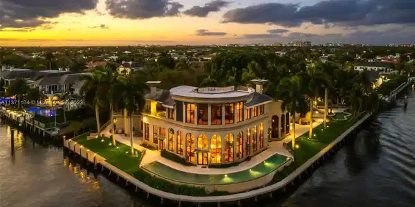 2499 E Maya Palm Dr