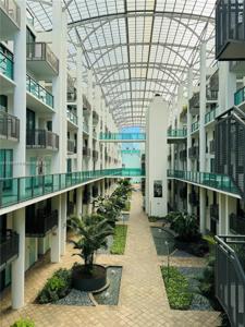 6000 Collins Ave