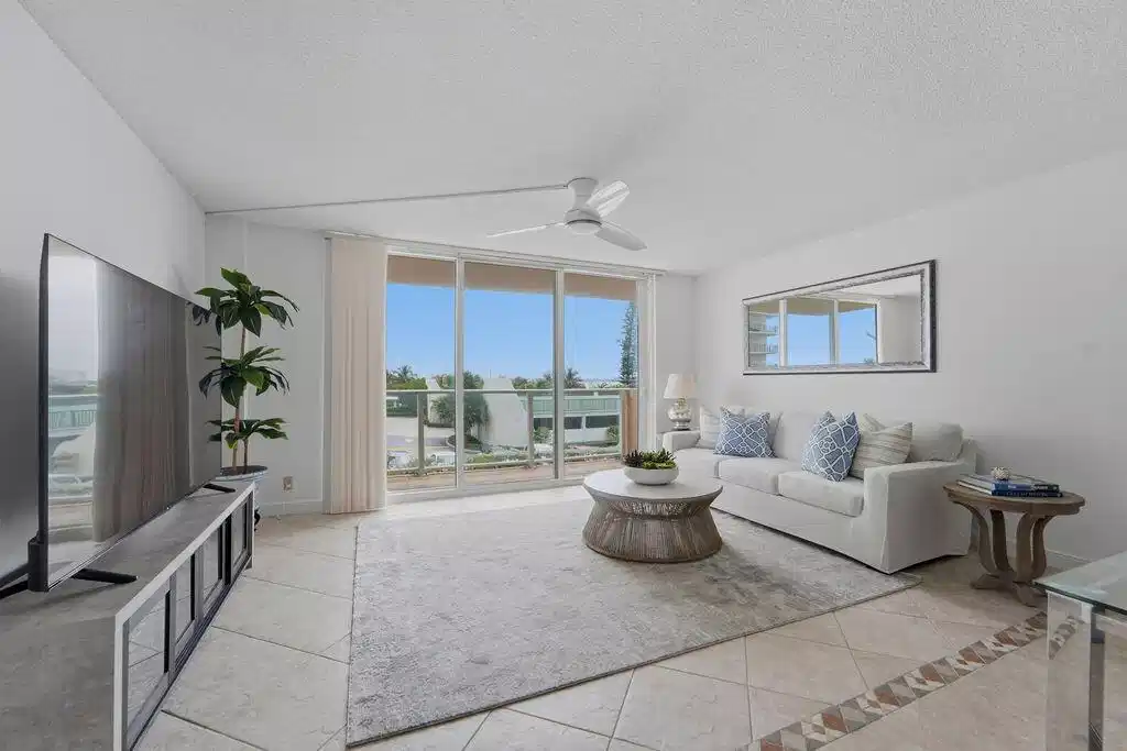 Image 1: Living Room