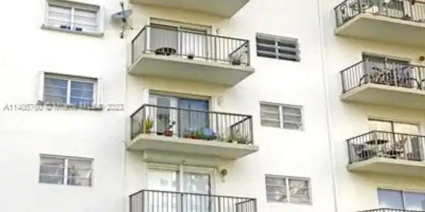 3665 NE 167th St Unit 203