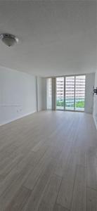 7900 Harbor Island Dr