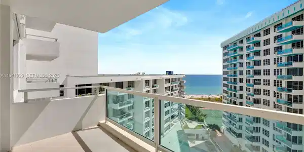5151 Collins Ave