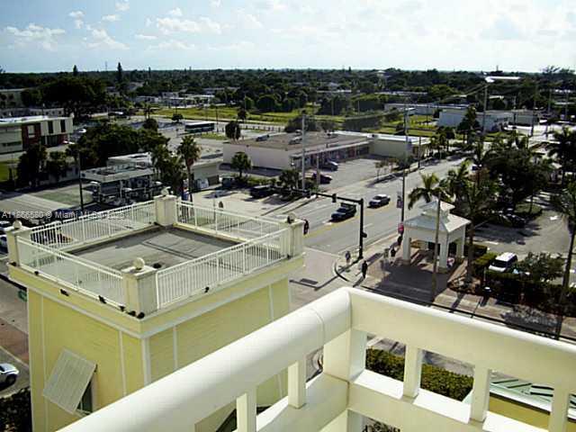 Image 4: Exterior Front