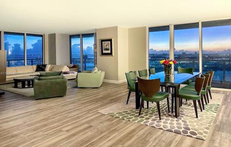 50 Biscayne Blvd