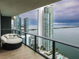 460 NE 28th St Unit 3702