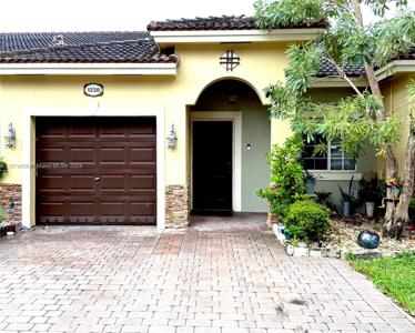 1238 NE 32nd Ter