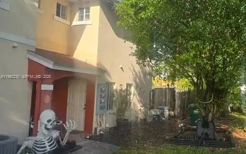 18614 SW 100th Ave