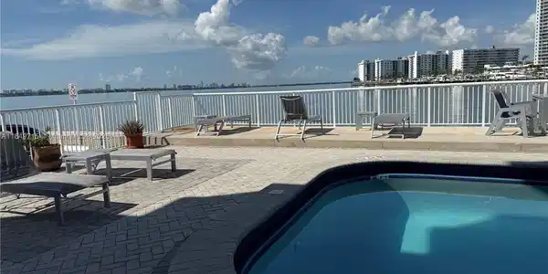 2016 Bay Dr