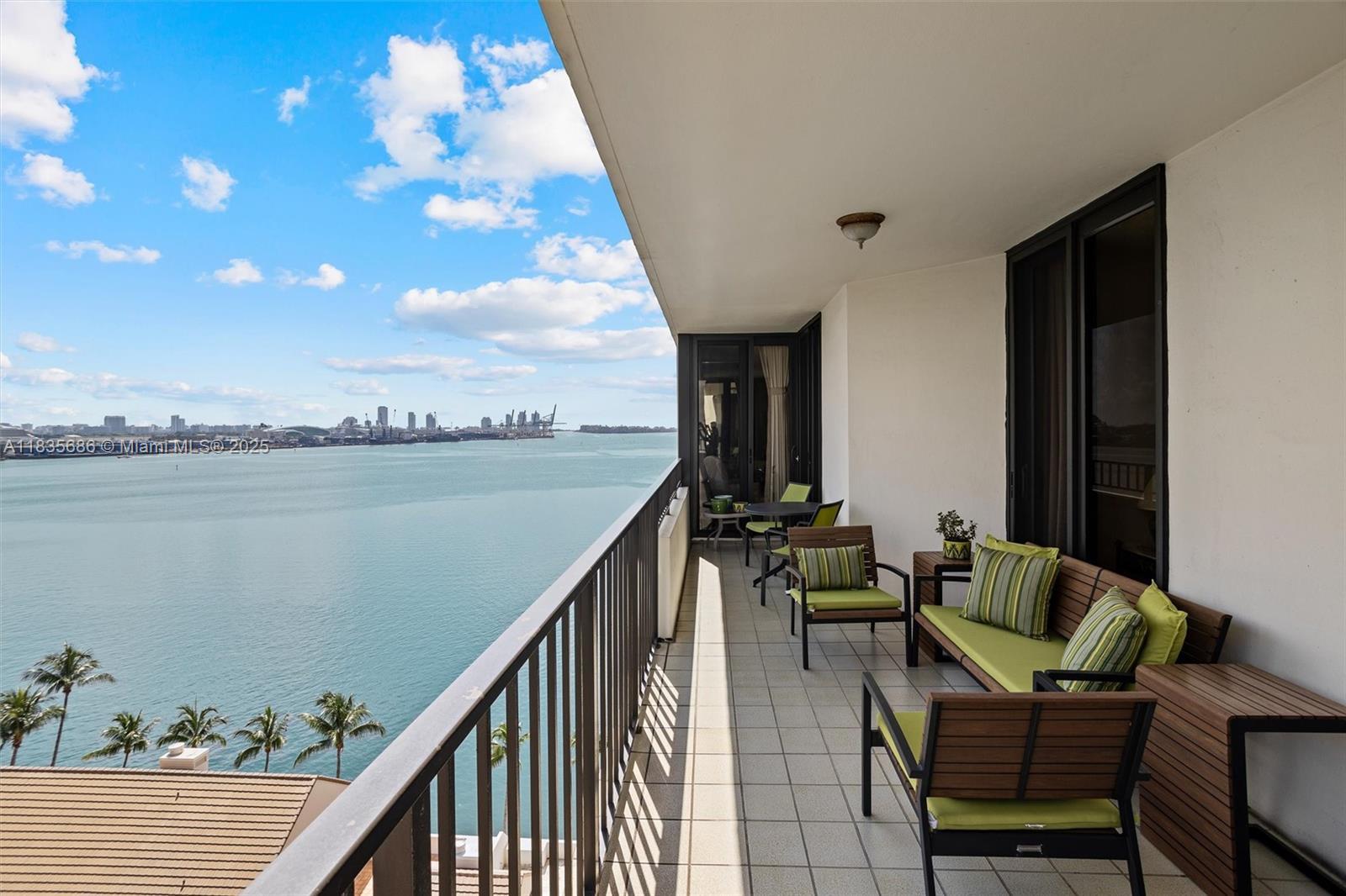 Image 2: Spacious, extra large balcony!