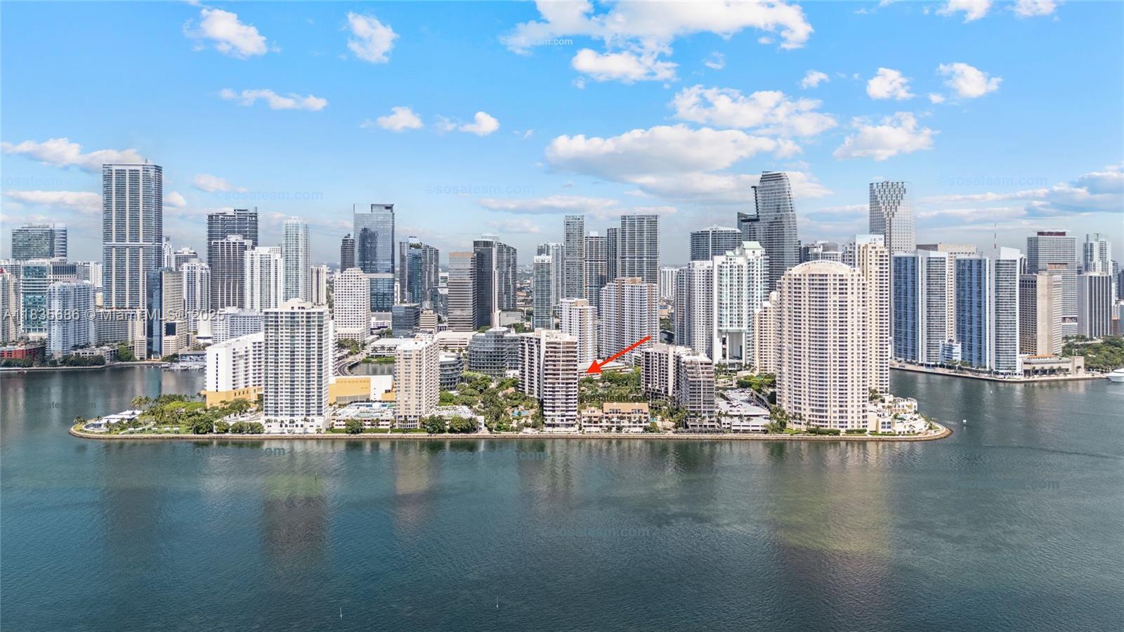 Image 3: Welcome to paradise! the best location, on the water!