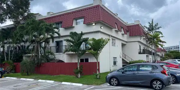 8600 SW 67th Ave Unit 910