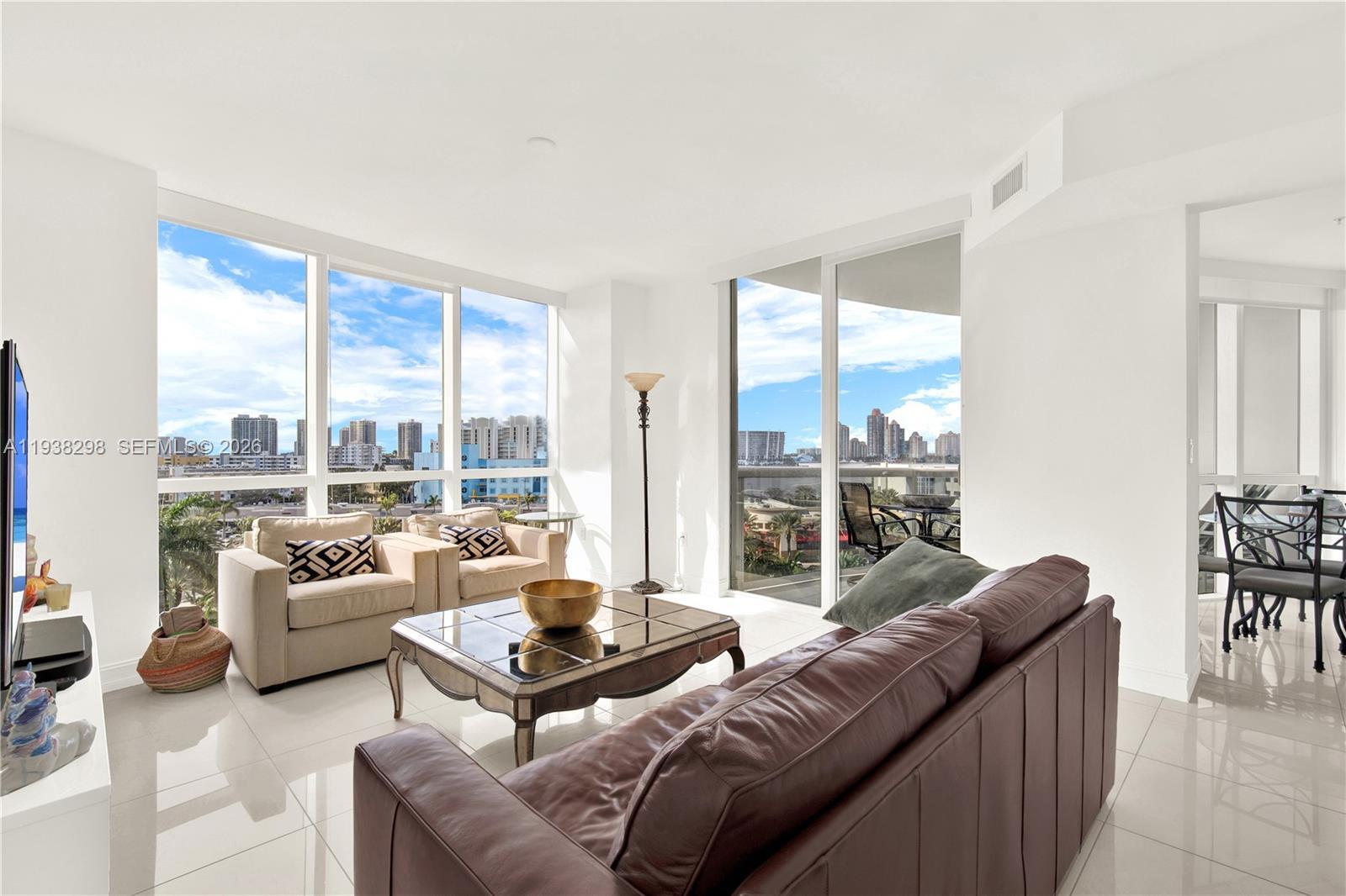 Image 4: Lots of natural light comes ine!