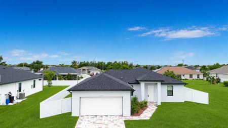 2458 NW 9th Ter