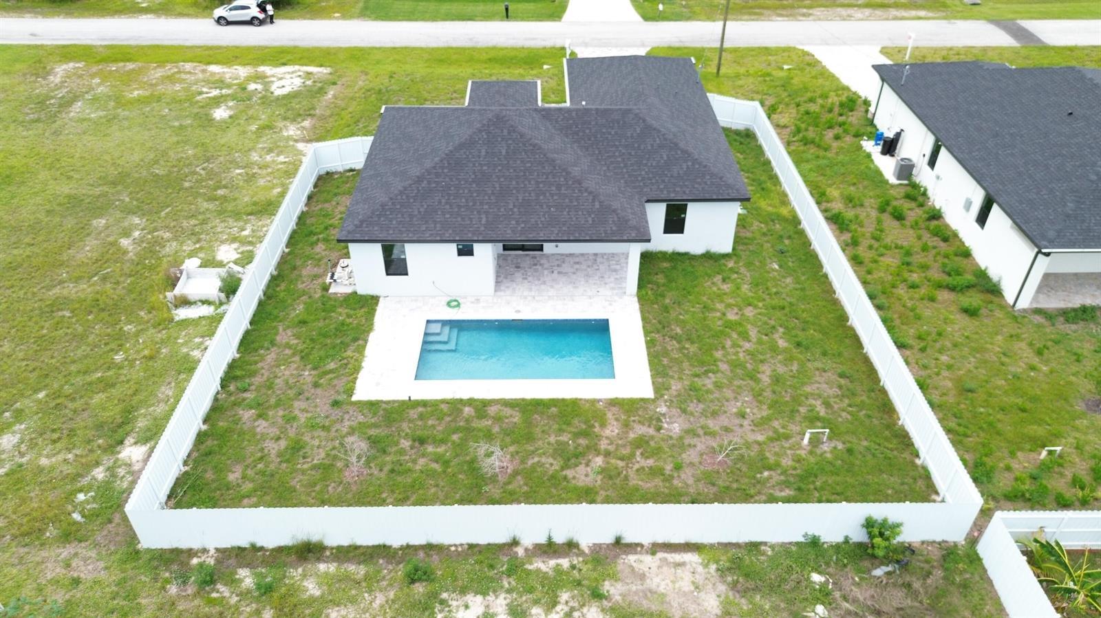 Image 4: backyard