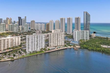100 Bayview Dr
