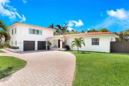 1217 Seabreeze Blvd