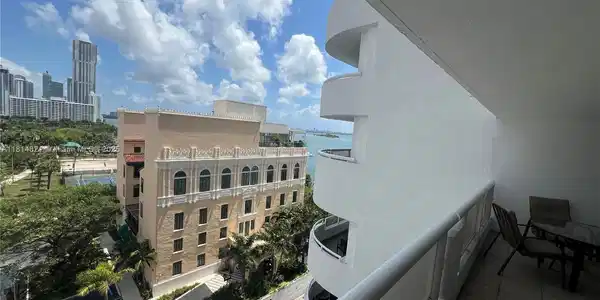 1717 N Bayshore Dr