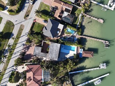 11 Capri Blvd