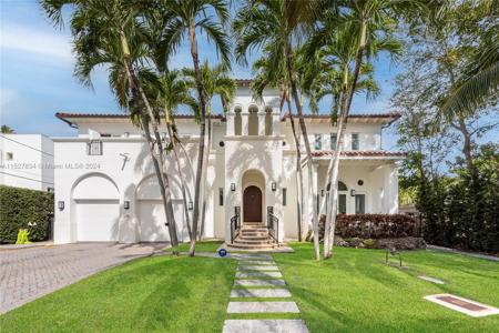 375 Harbor Ln