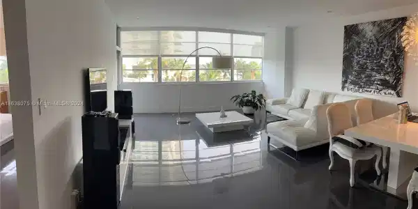 20 Island Ave